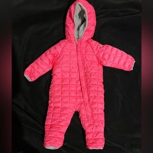 Great condition like new Snozu girls snowsuit.
